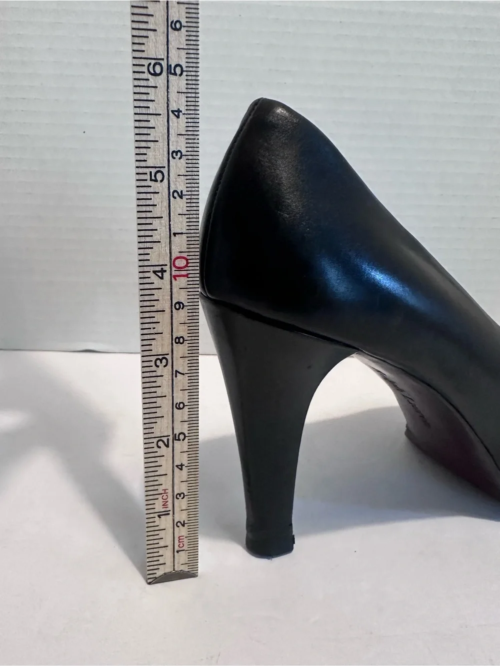 Ralph Lauren pump  black leather size 8